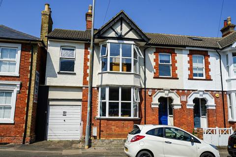 Hockliffe Road, Leighton Buzzard 4 bed semi