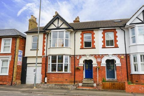 Hockliffe Road, Leighton Buzzard 4 bed semi