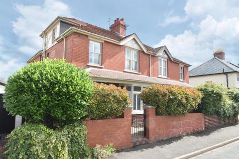 20 Underdale Avenue, Shrewsbury, SY2 5DY 4 bed semi