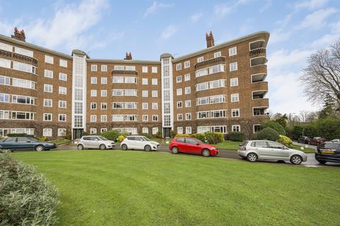 Queens Road, Surrey 3 bed apartment for sale