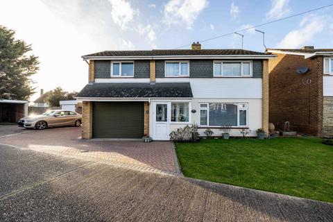 York Close, Herne Bay, CT6 4 bed detached house for sale