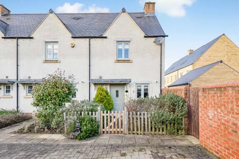 Glovers Way, Tetbury... 2 bed terraced house for sale