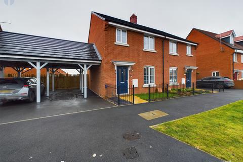 Invicta Road, Aylesbury, Buckinghamshire 3 bed semi