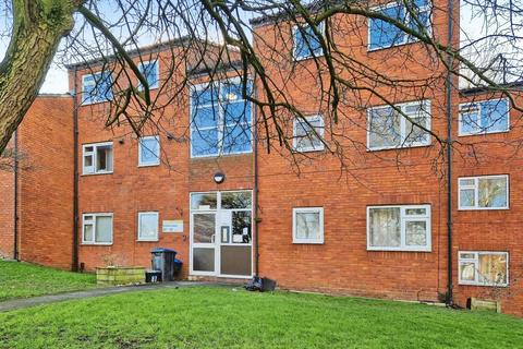 Bramham Drive, Harrogate, HG3 2TZ 2 bed flat for sale