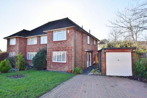Tolcarne Drive, Pinner 2 bed maisonette for sale