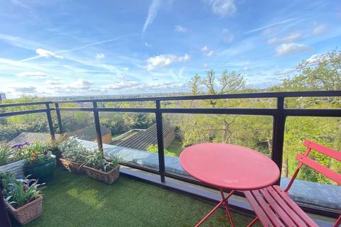 Oaklands Road, Bromley BR1 2 bed flat for sale