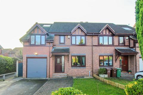 Osborne Avenue, Wakefield WF4 4 bed semi