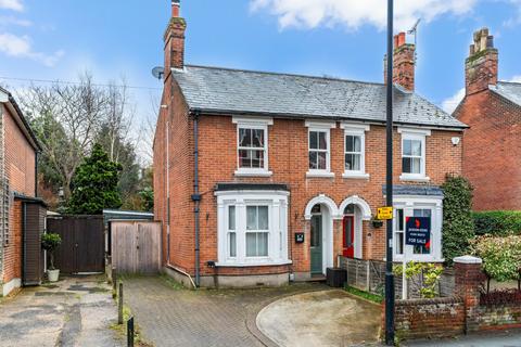 Maldon Road, Essex CO3 3 bed semi