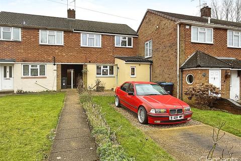 Hancroft Road, Hemel Hempstead HP3 3 bed terraced house for sale