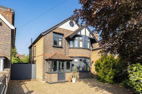 Uxbridge Road, Hampton TW12 4 bed detached house for sale