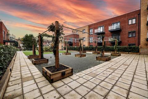 Regents House, Frogmore Road, Hemel... 1 bed apartment for sale
