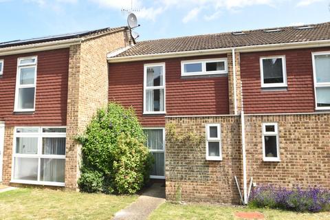 Pyrcroft Lane, Weybridge, KT13 3 bed semi