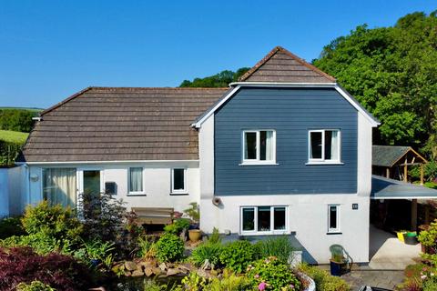 Middlewell Parc, Wadebridge, PL27 4 bed detached house for sale