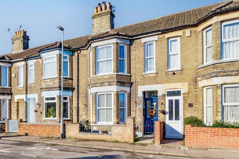 Beaconsfield Road, Lowestoft 3 bed terraced house for sale