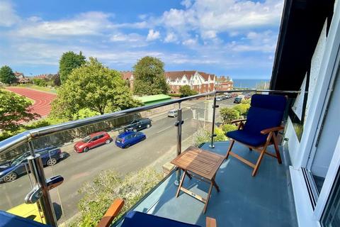 Holbeck Road, Scarborough 2 bed flat for sale