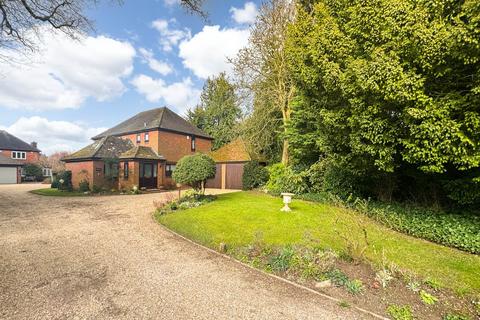 Orchard Place, Wokingham RG40 4 bed detached house for sale