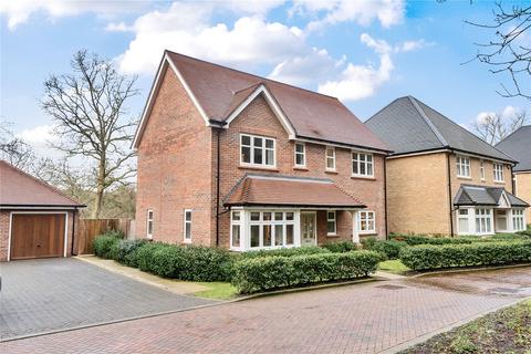 Claremont Close, Cobham, Surrey, KT22 4 bed detached house for sale
