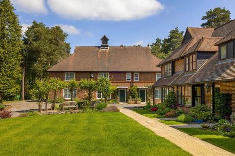 Mytchett Heath, Camberley GU16 2 bed retirement property for sale