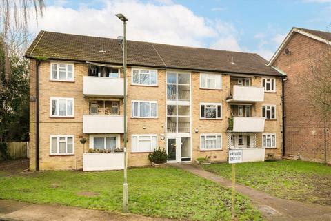 Capel Close, London N20 3 bed flat for sale