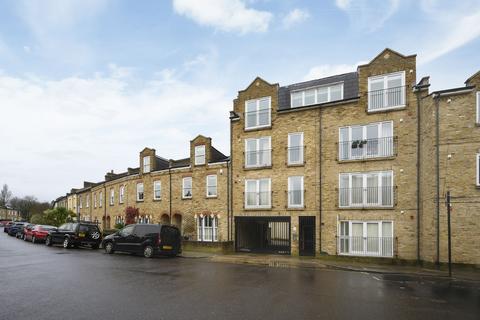 Mount Pleasant Crescent, London N4 1 bed apartment for sale