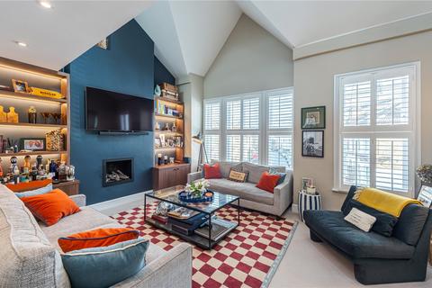 Kilkie Street, London, SW6 2 bed apartment for sale