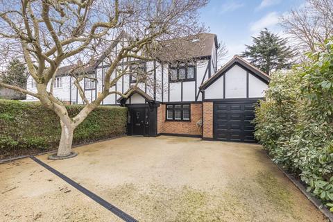 5 bedroom semi-detached house for sale