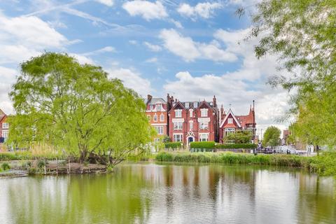 Clapham Common South Side, Clapham... 1 bed flat for sale