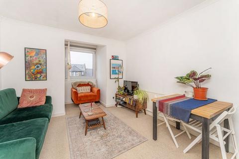 Amhurst Road, London 1 bed apartment for sale