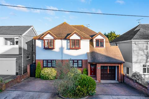 Bullwood Approach, Hockley SS5 4 bed detached house for sale