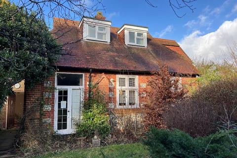 Clivedale, Castle Lane, Steyning... 2 bed house for sale