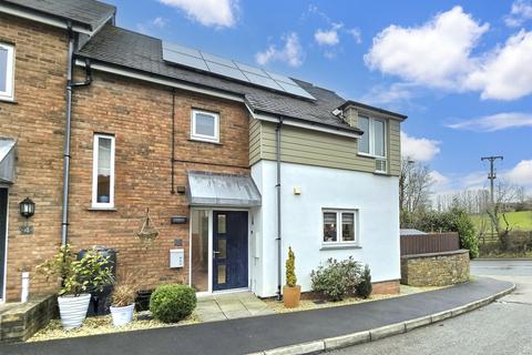 Brooks Avenue, Holsworthy, Devon, EX22 3 bed end of terrace house for sale