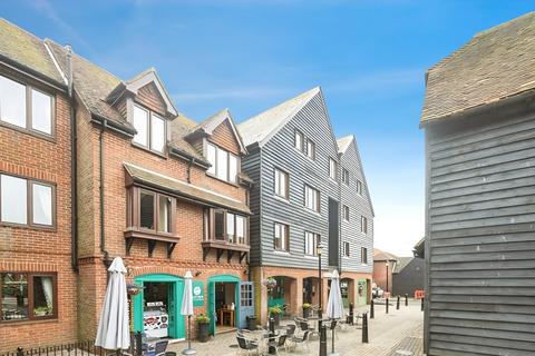 Strand Quay, East Sussex TN31 1 bed apartment for sale