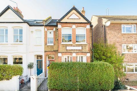 Barmouth Road, London SW18 2 bed flat for sale