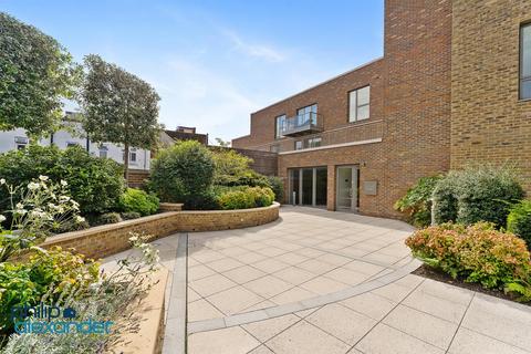 Purser Court, Hornsey N8 2 bed apartment for sale