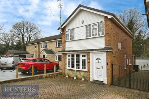 Cricketers Green, Yeadon, Leeds 3 bed detached house for sale