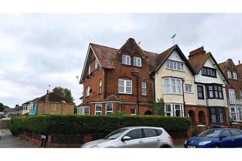 Westgate Bay Avenue., Westgate