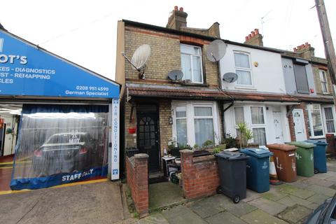 Mead Road, Edgware, HA8 2 bed end of terrace house for sale