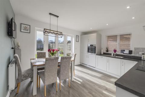 Collier Street, Yalding, Maidstone 4 bed detached house for sale