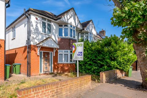 Kidbrooke Park Road, Kidbrooke, SE3 3 bed house for sale