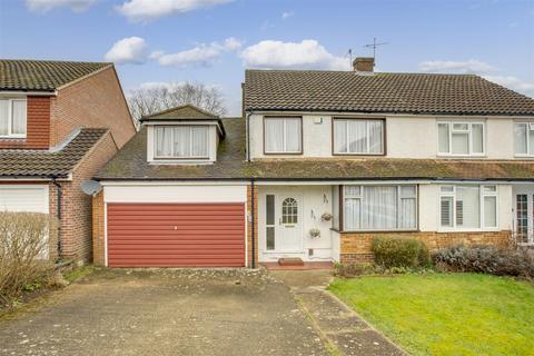 Mount Close, High Wycombe HP12 4 bed semi