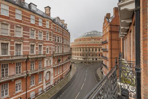 Kensington Gore, London SW7 4 bed flat for sale