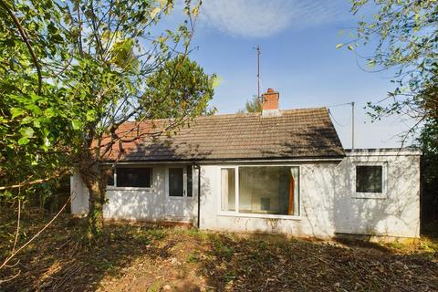2 bed detached bungalow