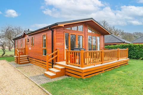 Langmere Lakes, Frettenham 3 bed park home for sale