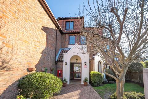Chingford Lane, Woodford Green 1 bed apartment for sale