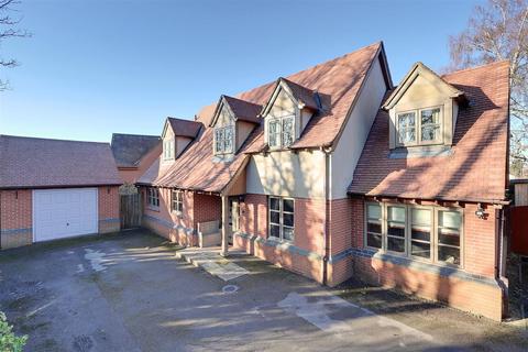 Watts Close, Hucclecote 4 bed detached house for sale