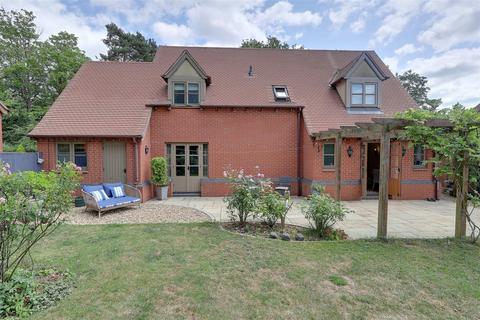 Watts Close, Hucclecote 4 bed detached house for sale