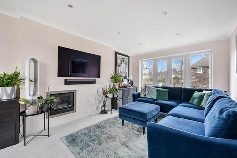 Courtlands Crescent, Banstead 2 bed flat for sale