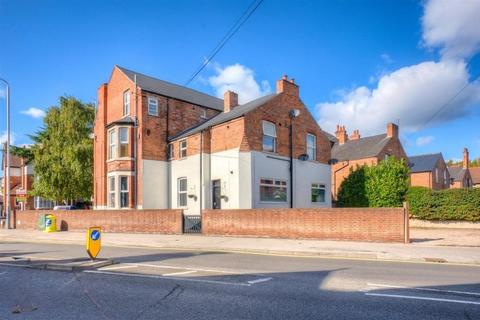 Musters Road, West Bridgford... 2 bed flat for sale
