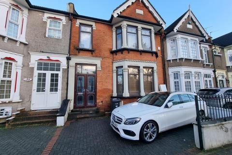 South Park Drive, Ilford 4 bed terraced house for sale