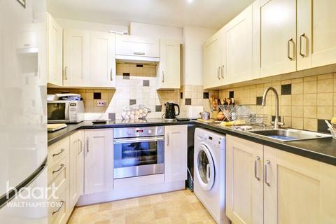 Teresa Mews, Walthamstow 1 bed apartment for sale